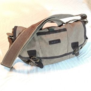 NWOT Rare! Kavu Messenger